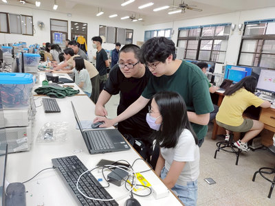 同學實際登入蹦世界開始操作-1