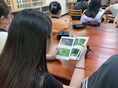 搭配圖鑑有助於快速辨識鳥種